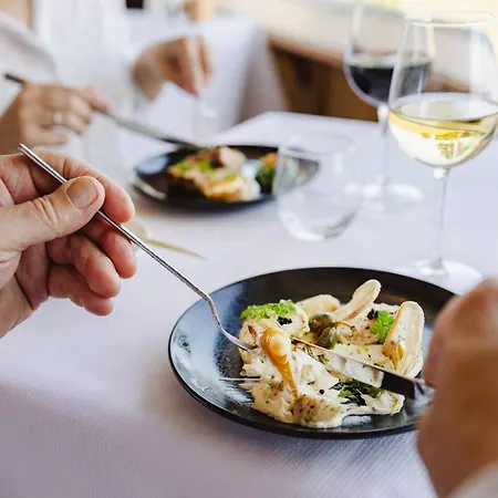 Le Relais Saint Michel Szálloda 4*