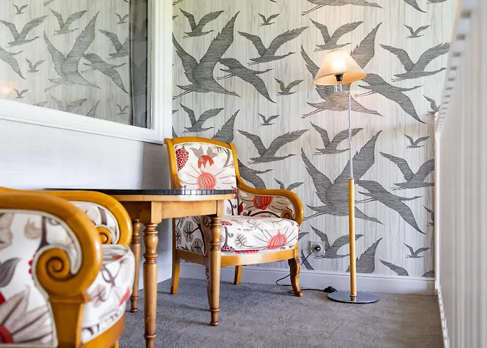 Отель Le Relais Saint Michel 4*