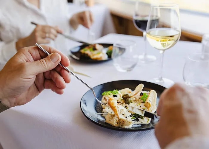 Le Relais Saint Michel Отель 4*