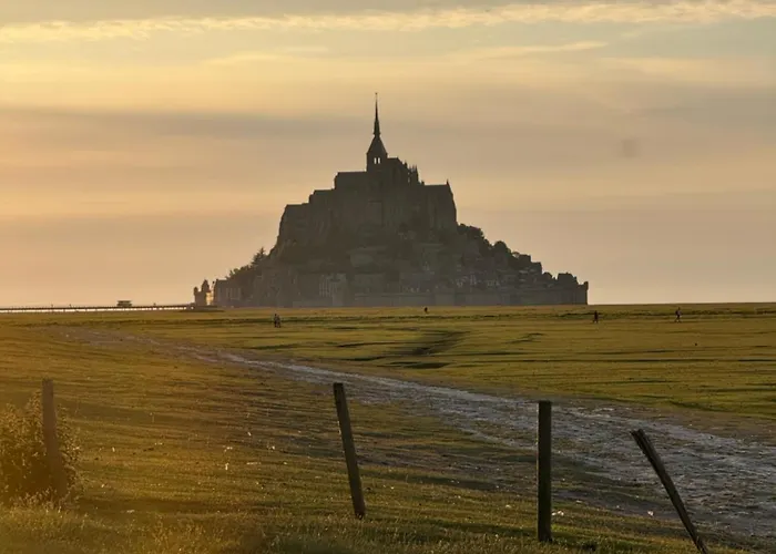 Отель Le Relais Saint Michel Mont-Saint-Michel