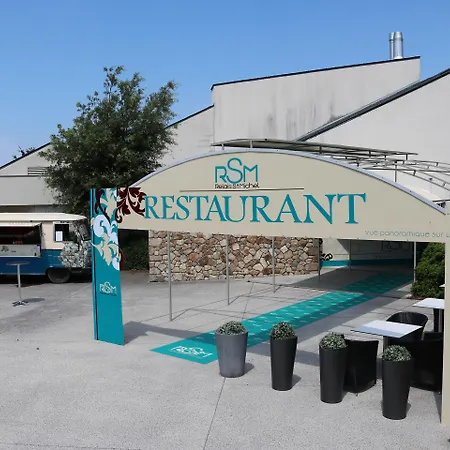 Le Relais Saint Michel فندق