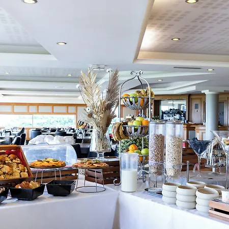 Hotell Le Relais Saint Michel 4*