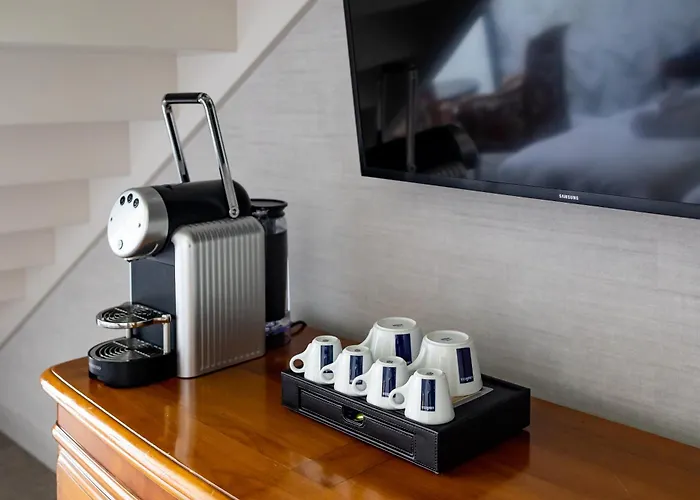 Le Relais Saint Michel מלון 4*