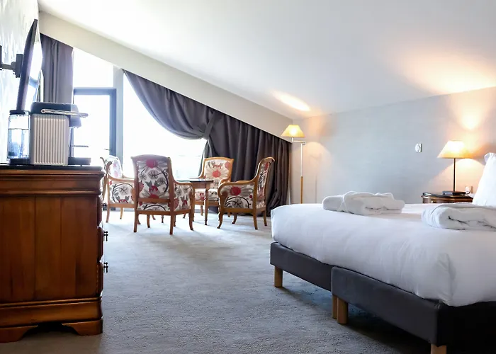 מלון Le Relais Saint Michel 4*